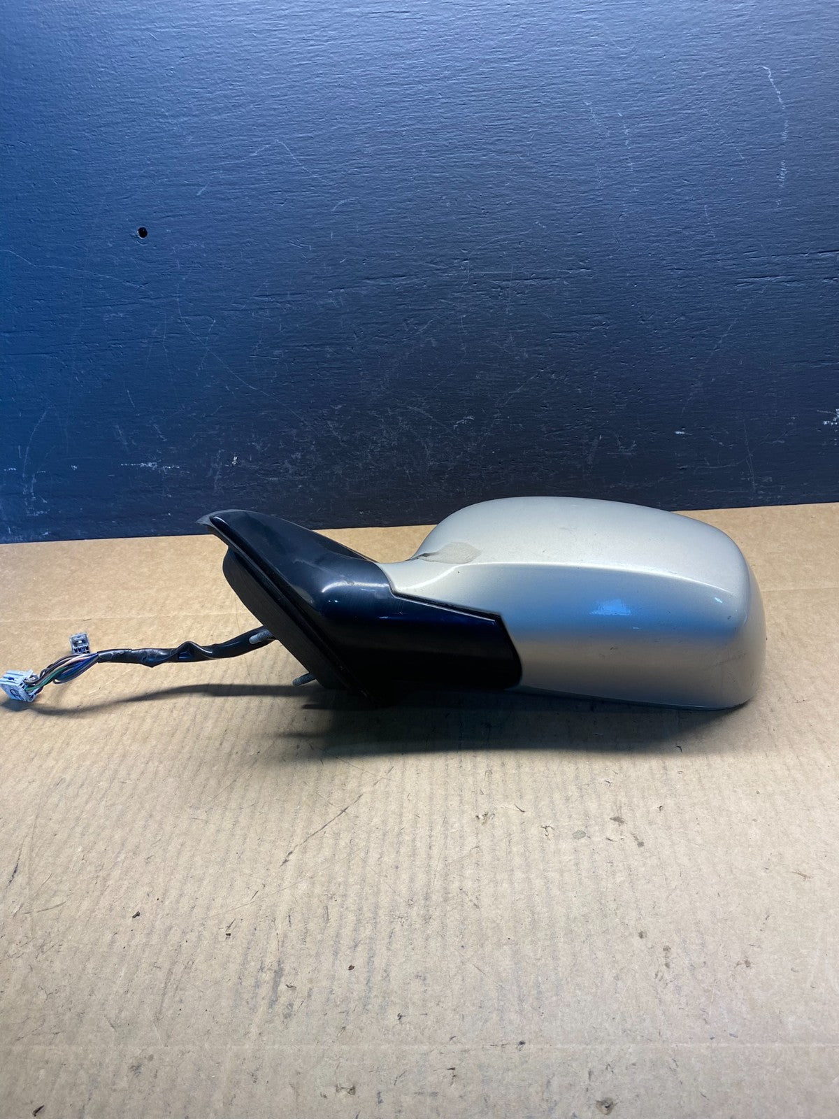 2009 to 2011 Buick Lucerne Left Driver LH Side View Door Mirror OEM AC2865 DW3