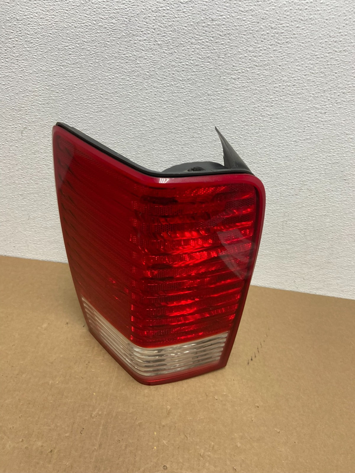 2007 2008 2009 Chrysler Aspen Tail light Left Driver Lh Side AC1072 DW0
