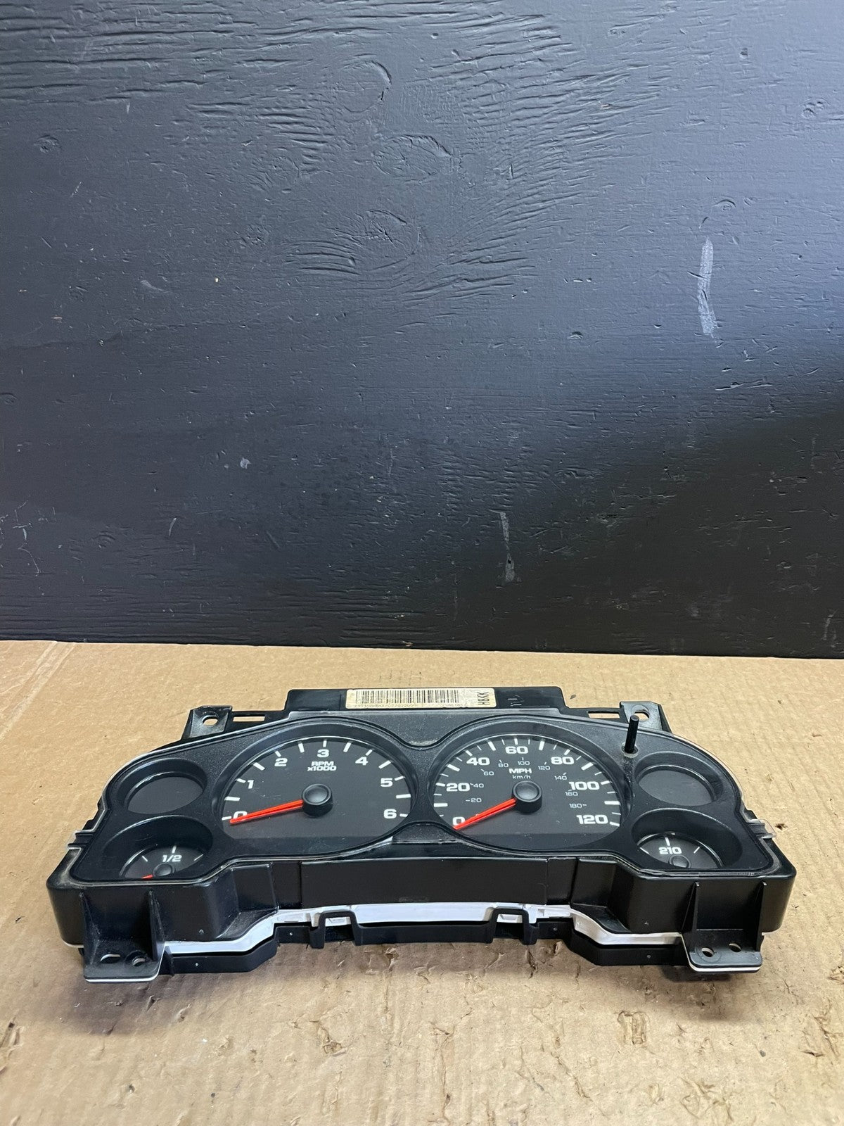 2007 to 2013 Chevrolet Silverado Suburban Cluster Gauge Speedometer OE AB7525 DG1