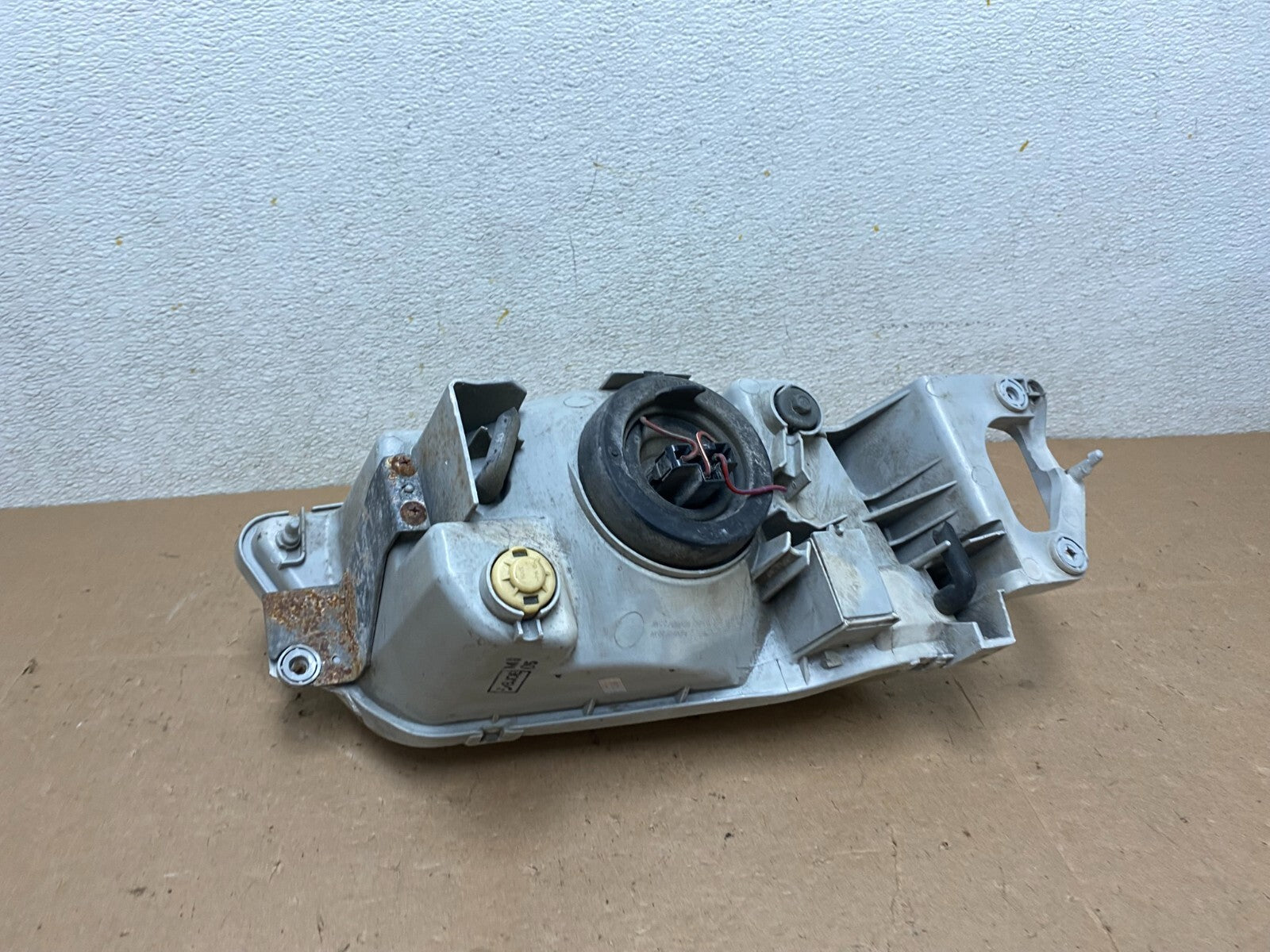1999 to 2000 Mazda Protege Left Driver LH Side Headlight OEM M3848 DG5