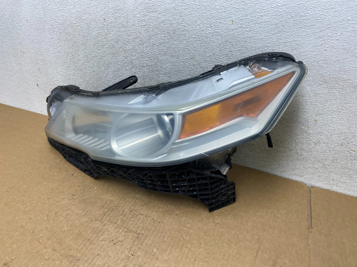 2009 to 2011 Acura TL Headlight Left Driver LH Side Xenon HID AI3406 DW1
