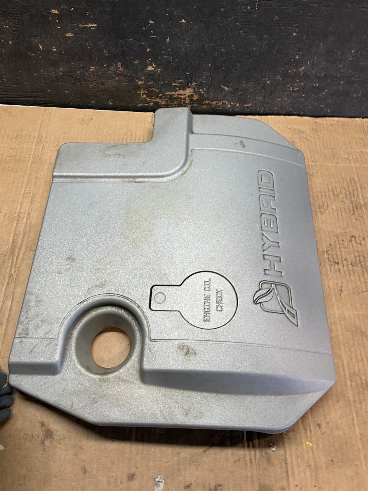2005 to 2008 Ford Escape Hybrid Engine Motor Cover T4039 DG3