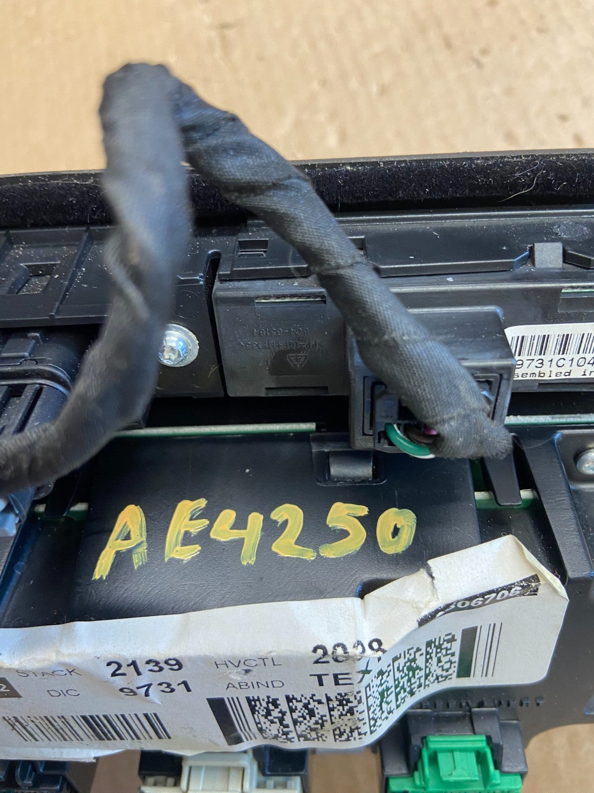 2008 to 2012 Buick Enclave AC Heater Climate Control Unit AE4250 DG6