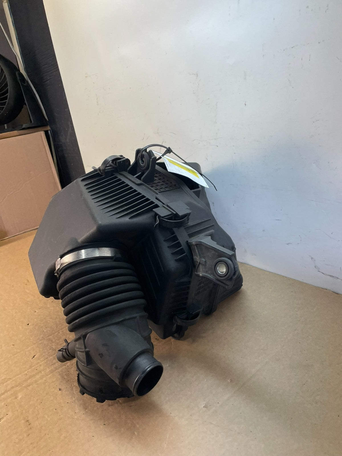 2013 2014 Hyundai Genesis Coupe Air Cleaner Filter Box ag7612 DG1