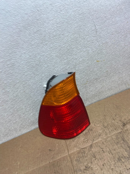 2000 2001 2002 2003 BMW E53 X5 Left Driver LH Tail Light Oem Y9179 DW2