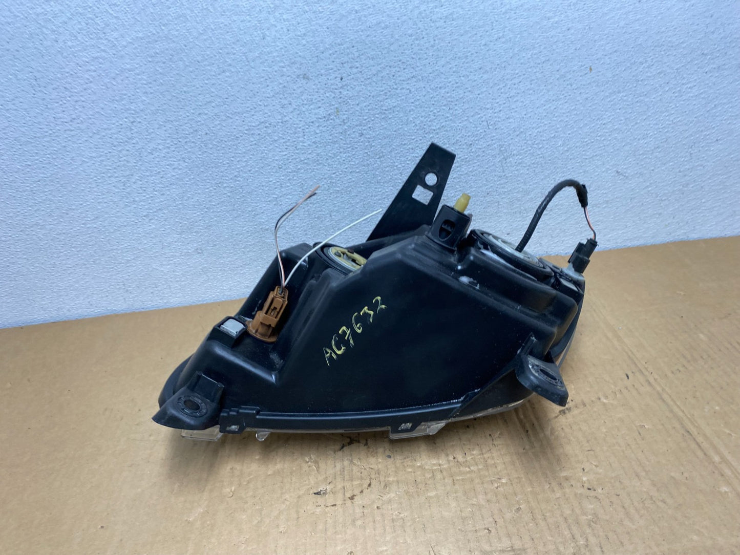 2011-2013 Jeep Grand Cherokee Right Passenger Halogen Headlight AC7632 DW7