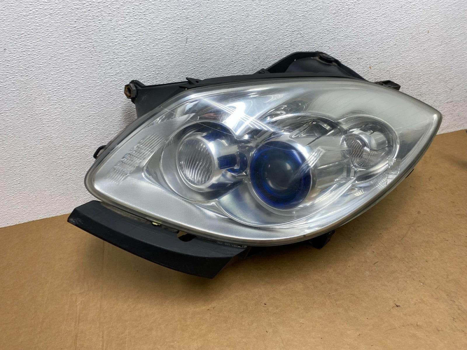 2008-2012 Buick Enclave Left Driver Headlight Xenon Hid One Ballast AE3044 DW2