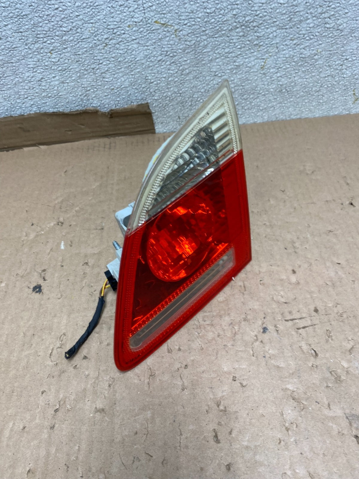 2006 - 2007 BMW 5 530i E61 Touring Right Passenger Inner Tail Light Oem U8559 DW2