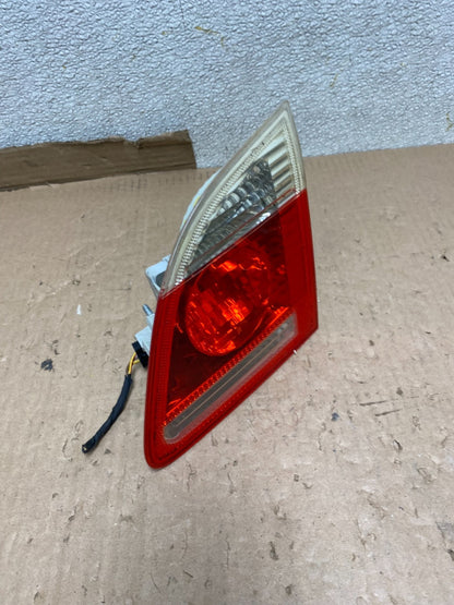 2006 - 2007 BMW 5 530i E61 Touring Right Passenger Inner Tail Light Oem U8559 DW2