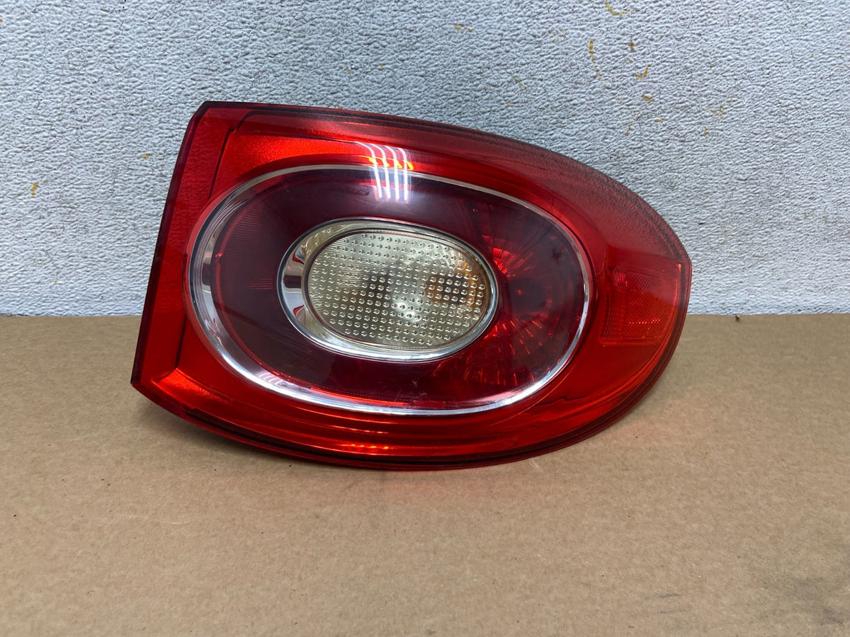 2009 to 2011 Volkswagen Tiguan Right Passenger Side Tail Light AH4405 DW0