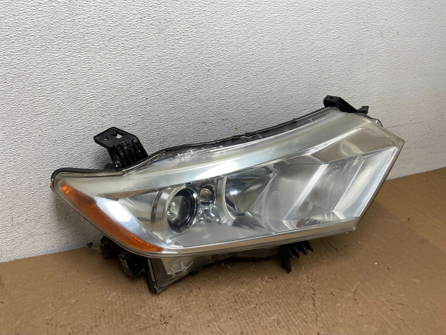 2012 to 2017 Nissan Quest Right Passenger RH Headlight Halogen AD8256 DW2