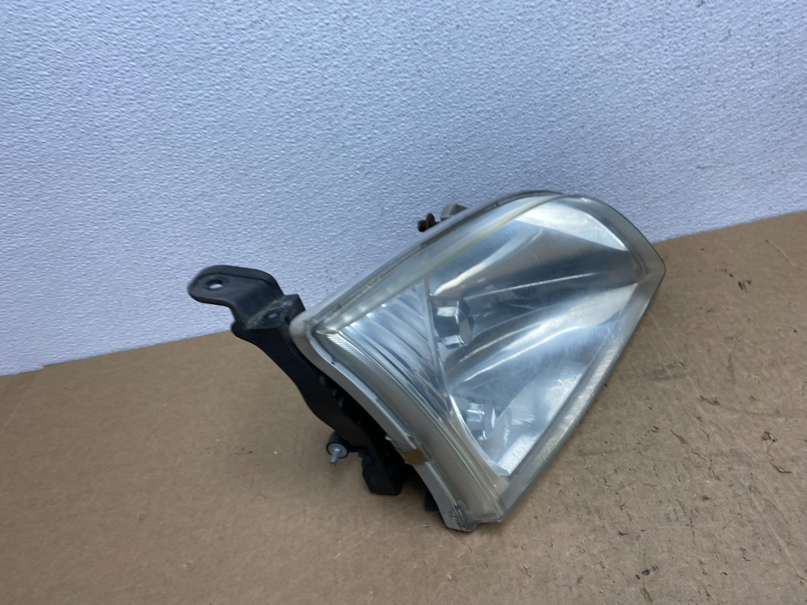 2001 2002 2003 Toyota Sienna Right Passenger Rh Side Headlight Halogen AC1500 DW2