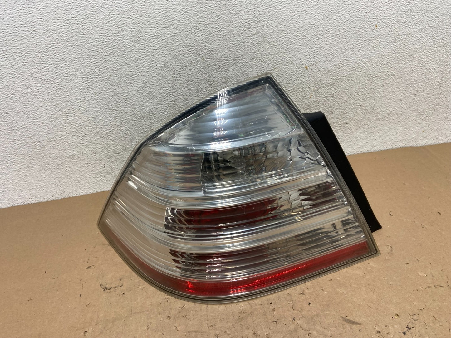 2008-2009 Ford Taurus Left Driver Lh Side Tail Light AG43510