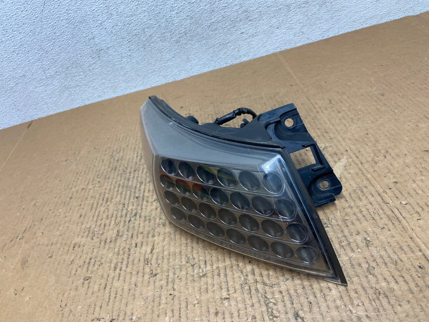 2006 to 2008 Infiniti Fx35 Left Driver Lh Smoked lens Tail Light AE1537 LK1