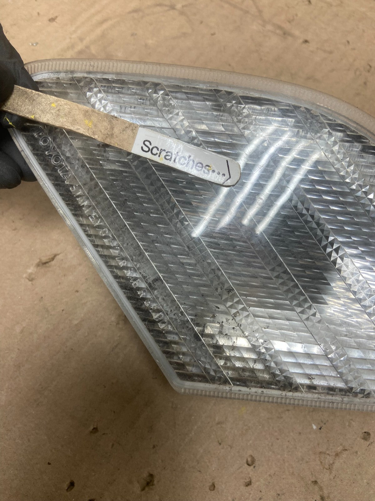 2000 2001 2002 Toyota Avalon Right Passenger Side Inner Tail Light Oem AA0530 DW3