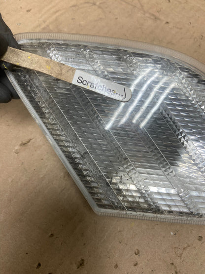 2000 2001 2002 Toyota Avalon Right Passenger Side Inner Tail Light Oem AA0530 DW3