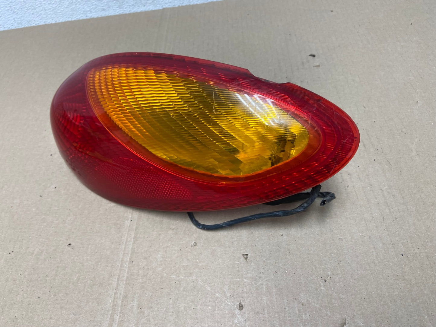 2001 to 2005 Chrysler PT Cruiser Right Passenger Tail Light AE6935 LK1