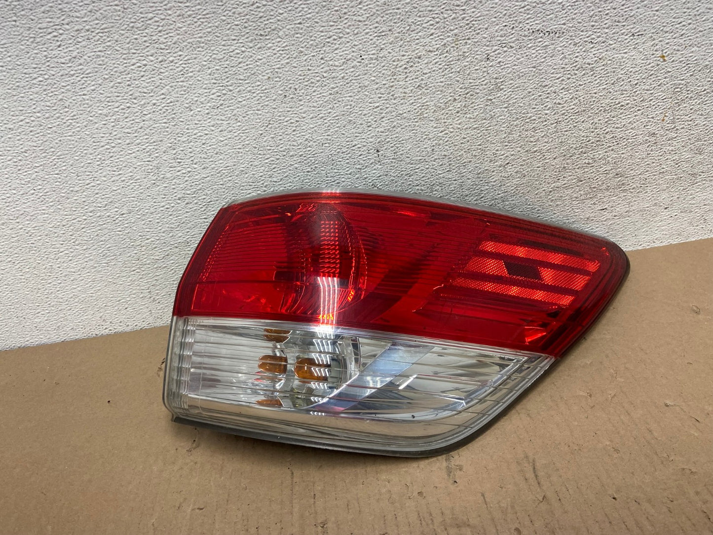 2013 to 2016 Nissan Pathfinder Passenger Right Side Tail Light AE7290 LK0