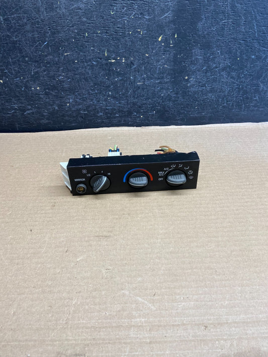 2001 - 2007 GMC Chevrolet Express 1500 Climate Control A/C ah1275 DG0