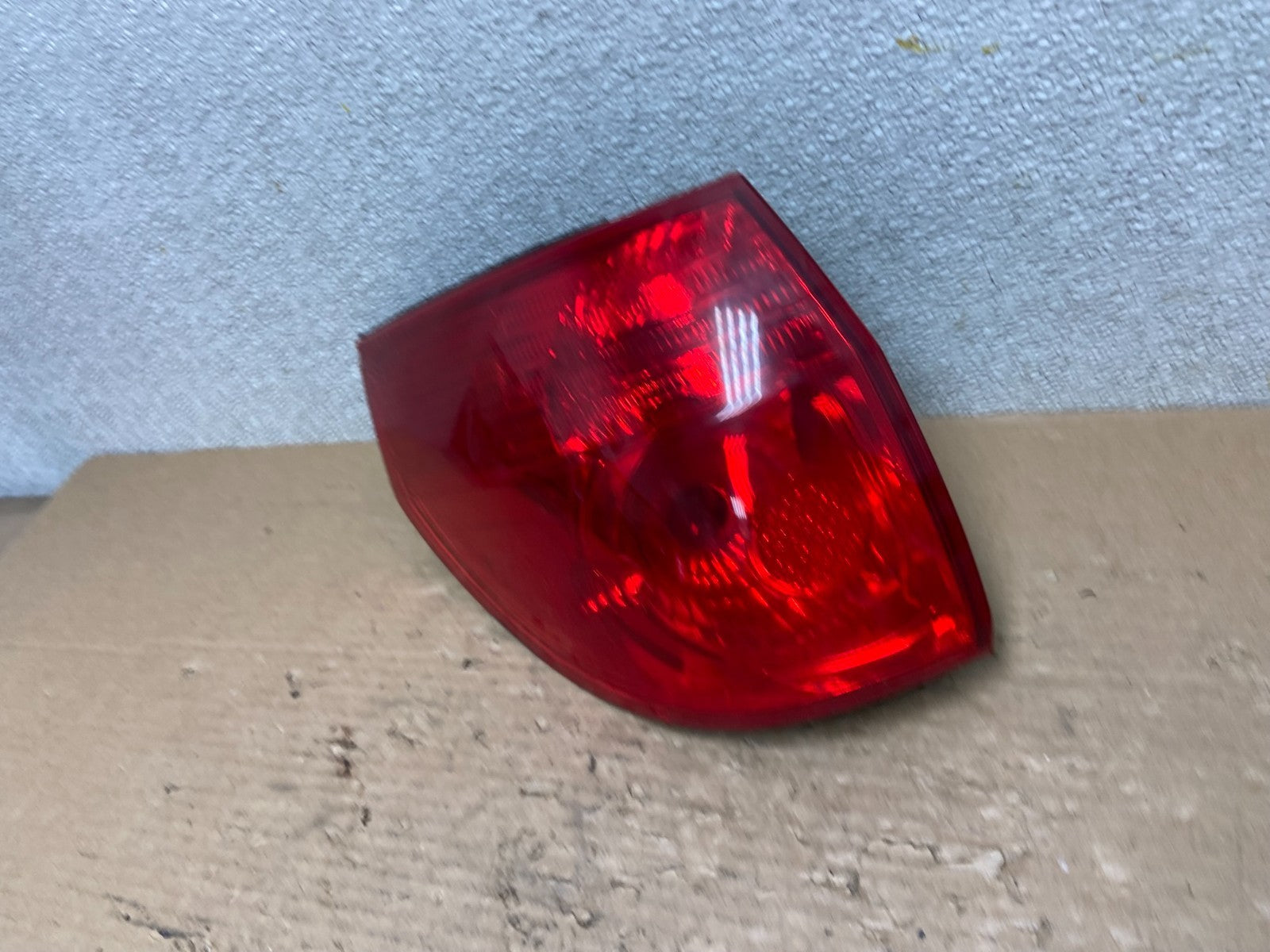 2006 to 2010 Toyota Sienna Left Driver LH Side Tail Light AB4901 LK1