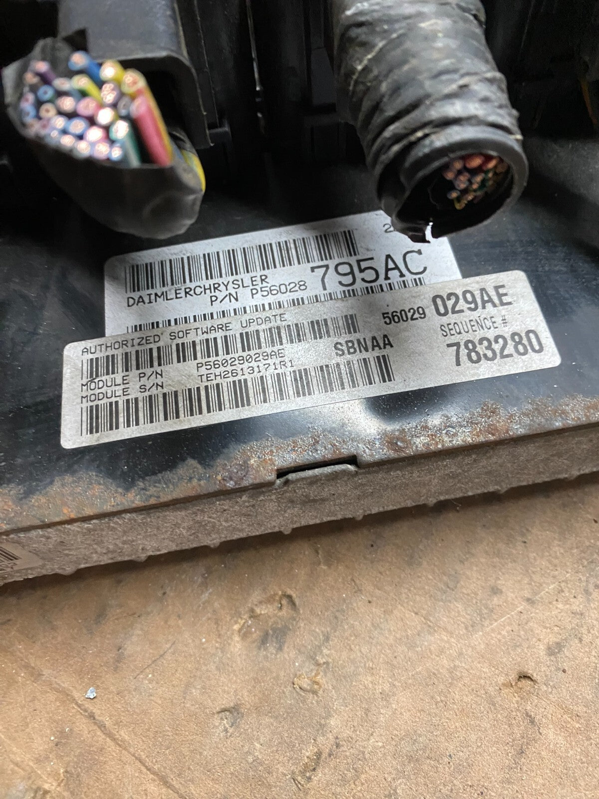 2004 Dodge Durango 5.7L  Engine Computer Module ECU PCM p56029029ae G2980 DG13