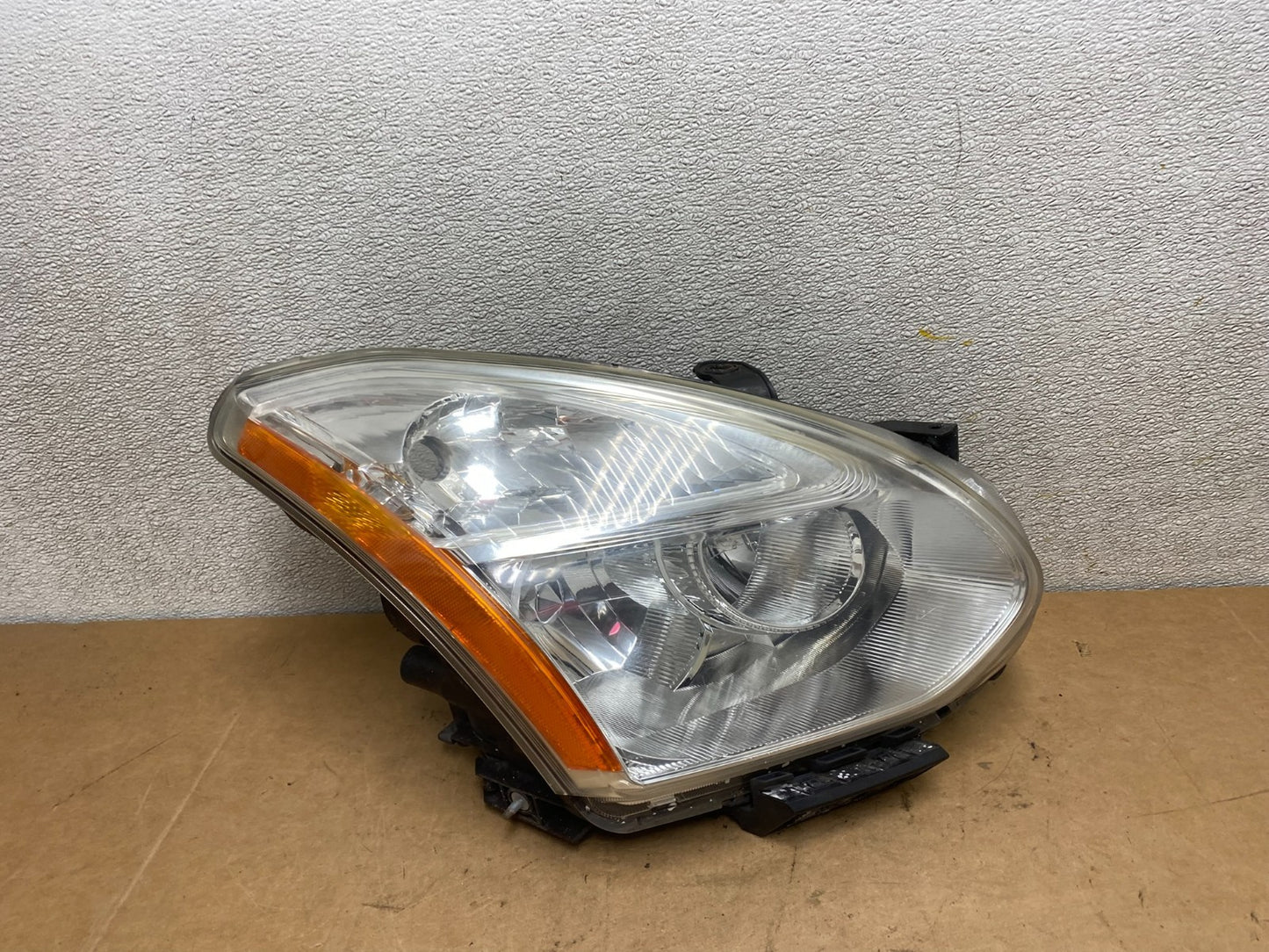 2009-2013 Nissan Rogue Right Passenger Xenon HID Headlight OEM X4897 DW0