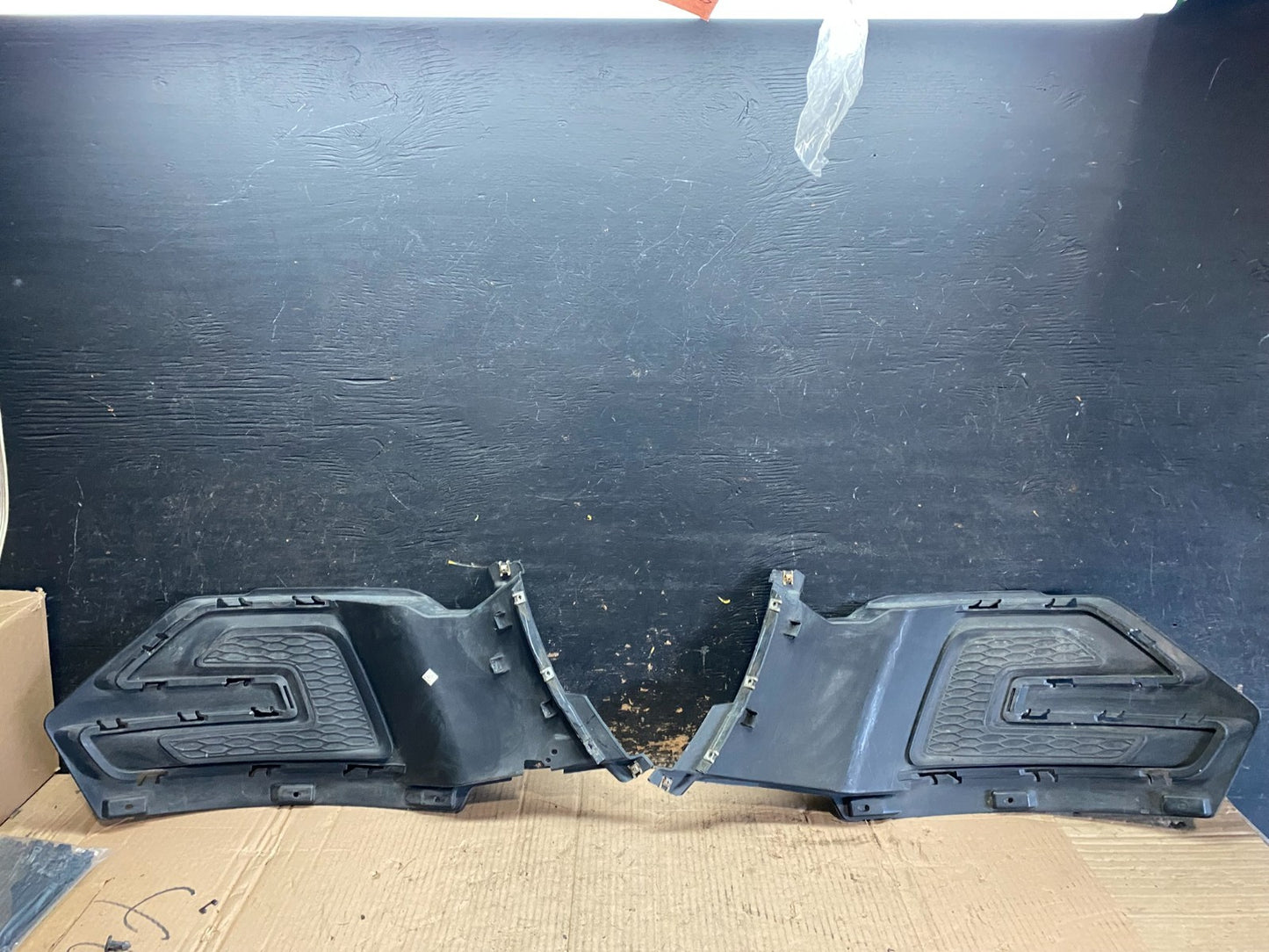 2020 - 2022 Ford Explorer Front Left+Right Side Fog Light Cover Trims V9883 DG8