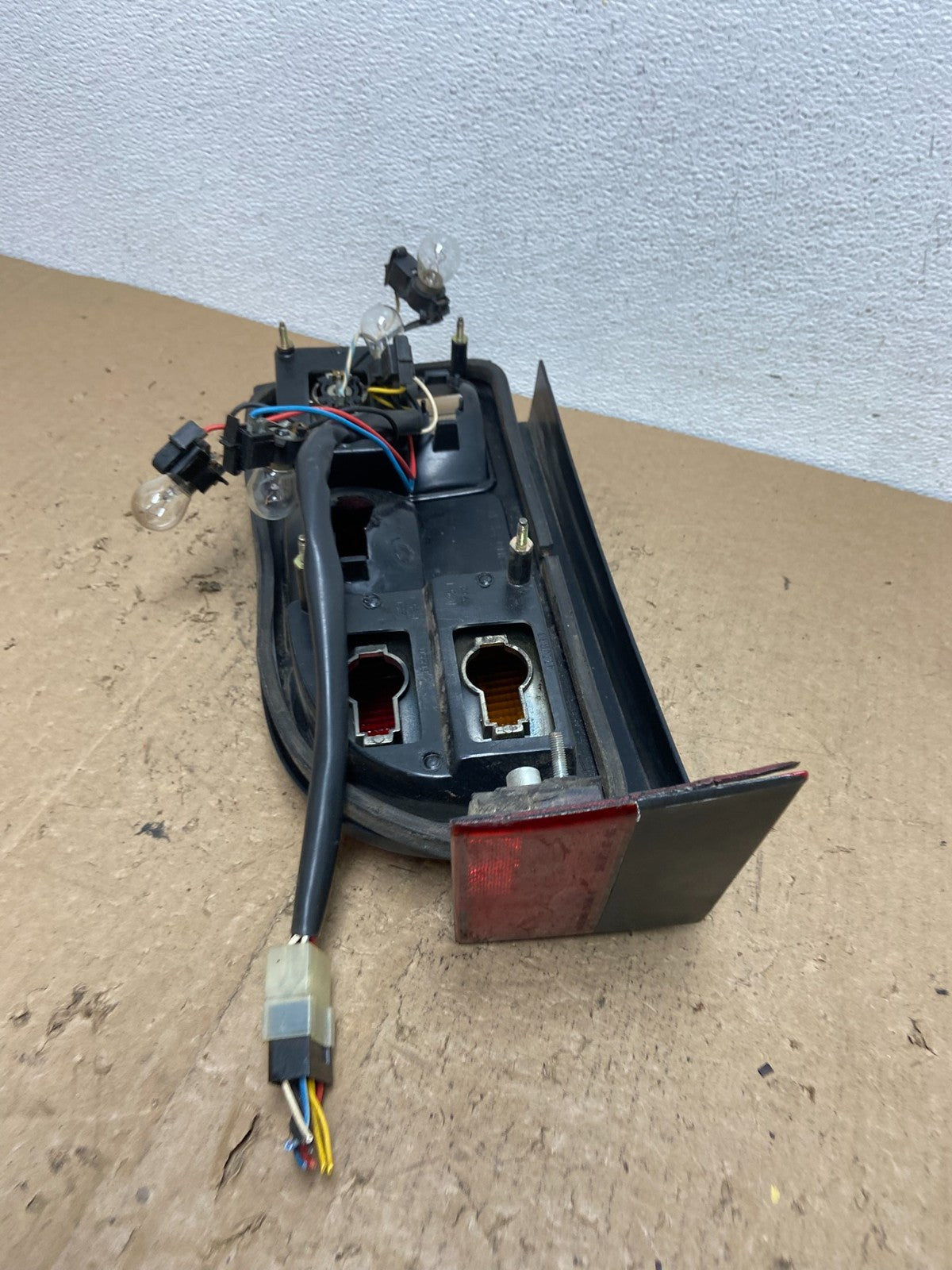 1982 to 19890 Alfa Romeo Spider Right Passenger Side Tail Light AC7421 DG5