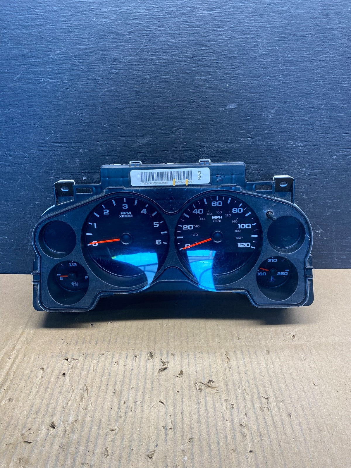 2007 to 2013 Chevrolet Silverado Suburban Cluster Gauge Speedometer OE AD1761 DG0