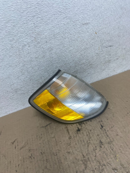 1995-1999 Mercedes W140 S320 S500 Right Passenger Corner Turn Signal AF7073 DG2