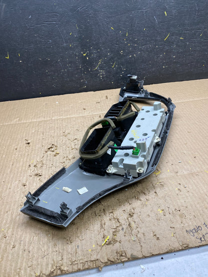 2005 to 2010 Honda Odyssey Radio Climate Control Dash Trim Bezel V1739 DG6