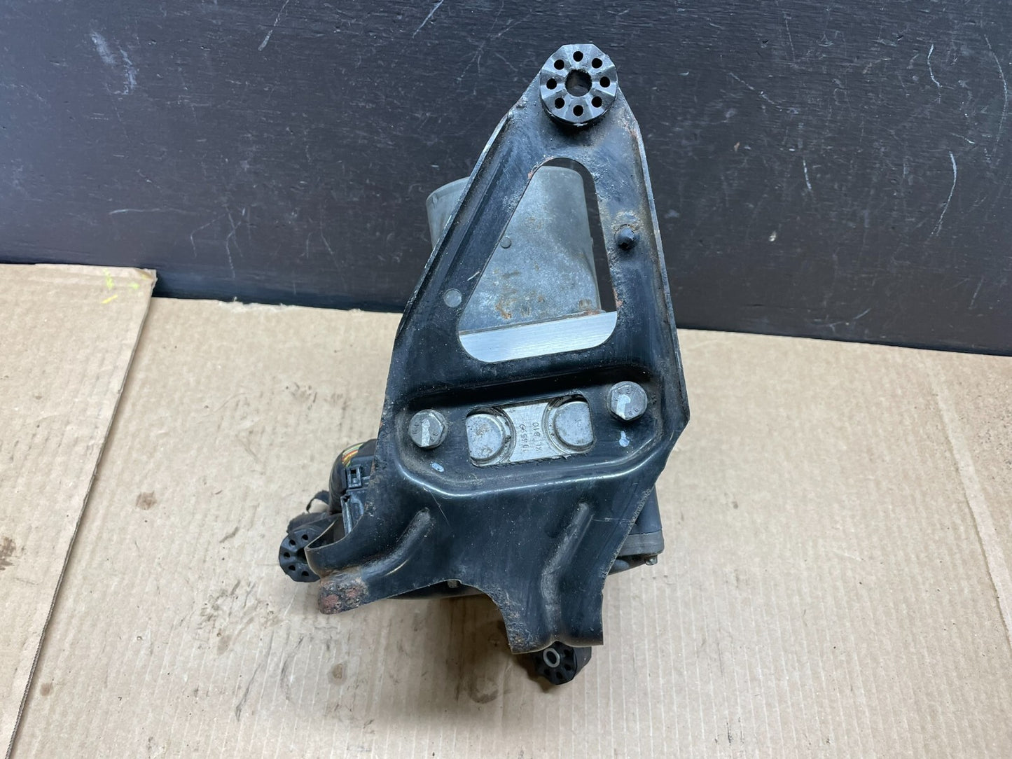 2007 to 2013 BMW X5 E70 ABS Anti-Lock Brake Pump Module OEM D8526 DG13