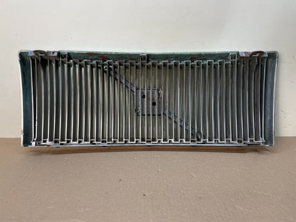 1990 1991 1992 Volvo 740 745 940 Front Upper Grill Grille AI8606 DG3