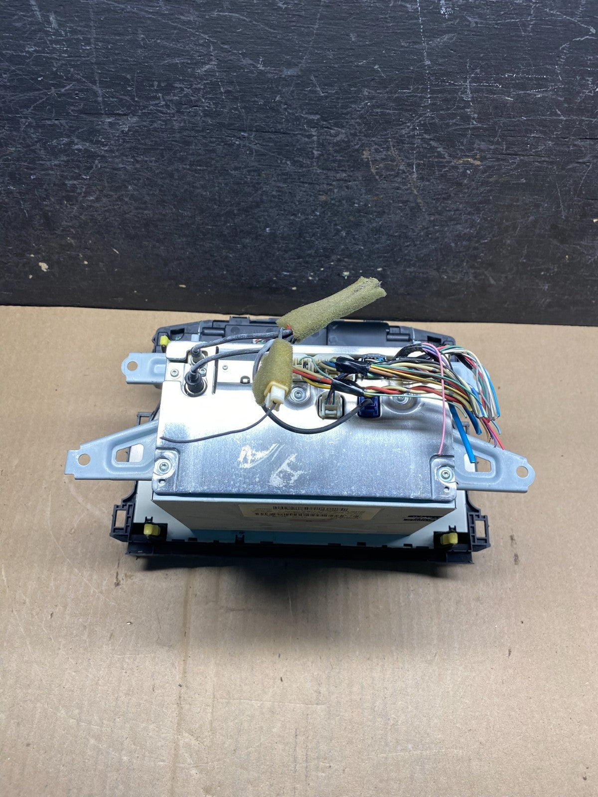 2011 - 2012 Toyota Avalon Radio Stereo CD Player Climate Control AJ0091 DW5