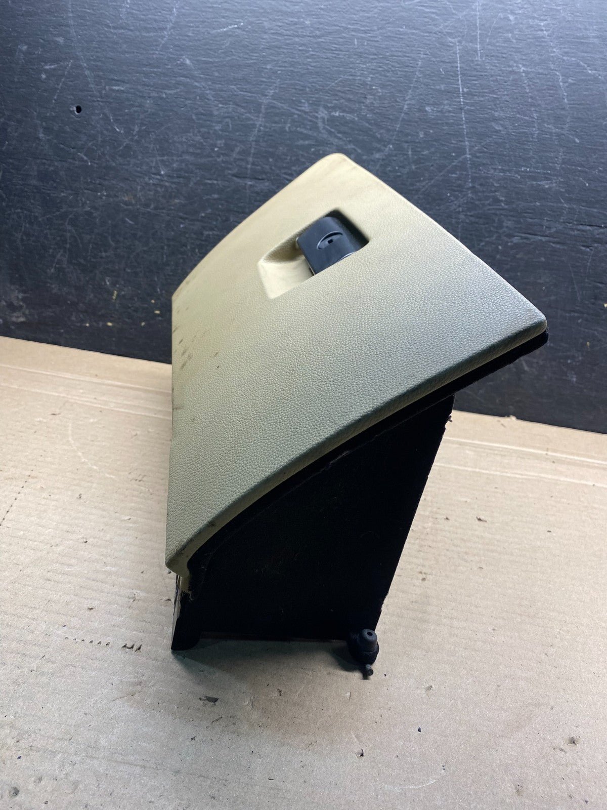 2007 to 2011 BMW E90 E91 335i 328i XI Glove Box AH7516 DG2