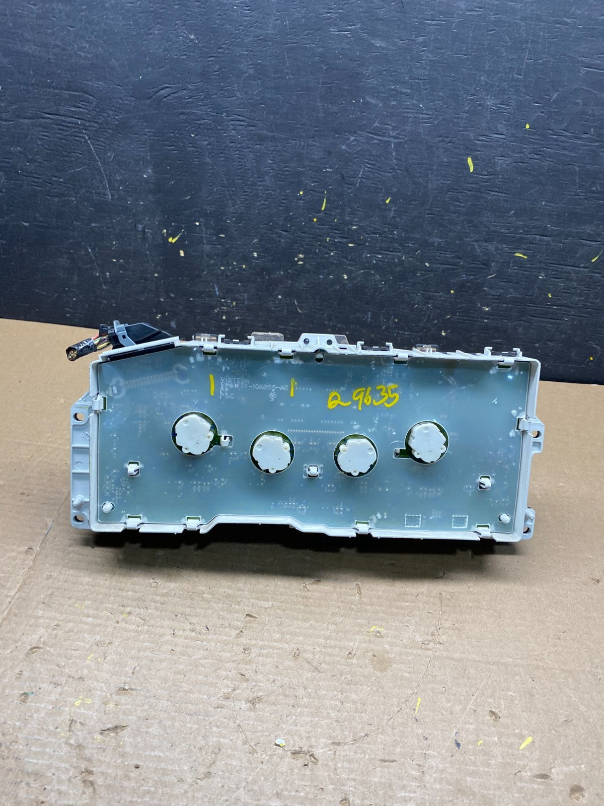 2009 to 2010 Mercury Marquis Speedometer Cluster Gauge Oem Q9635 DG4