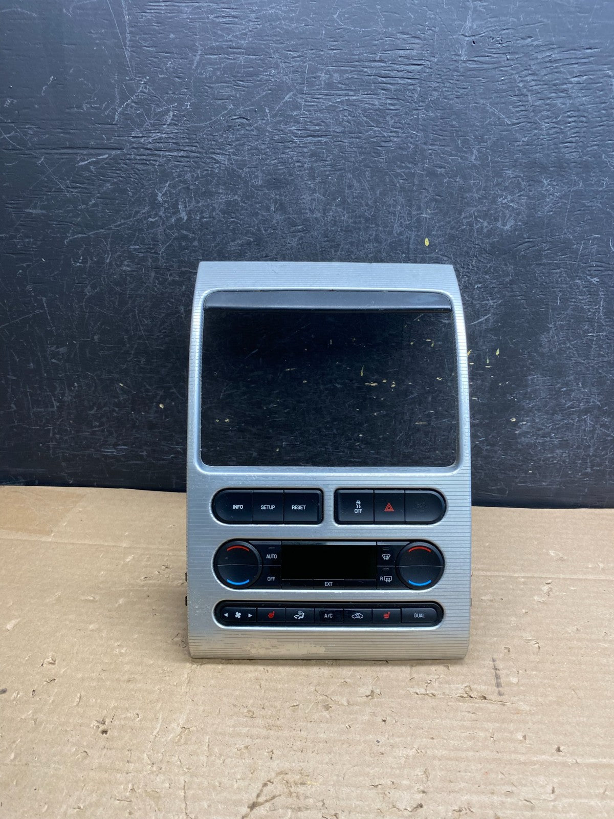 2007 - 2010 Ford Edge Heater Climate Control Radio Control Dash Bezel AG8422 DG0