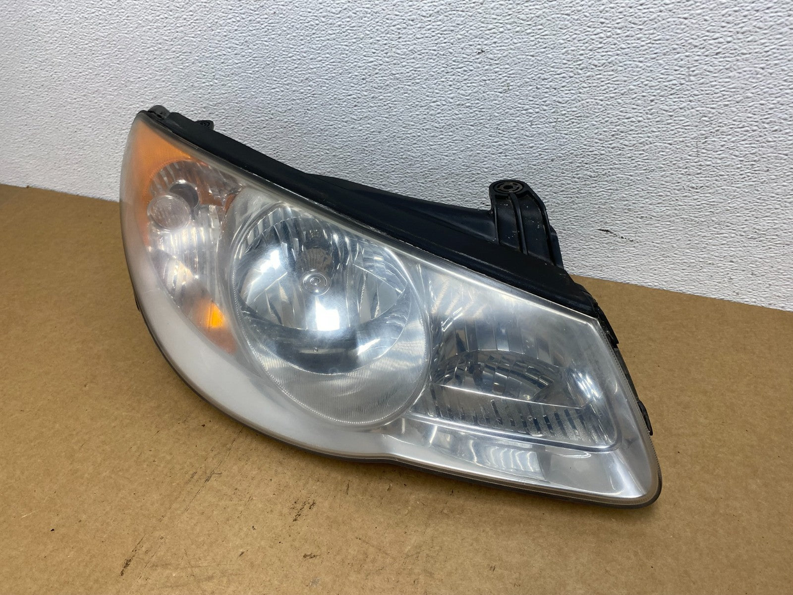 2007 2008 2009 2010 Hyundai Elantra Right Passenger Side Headlight AC1737 DW1