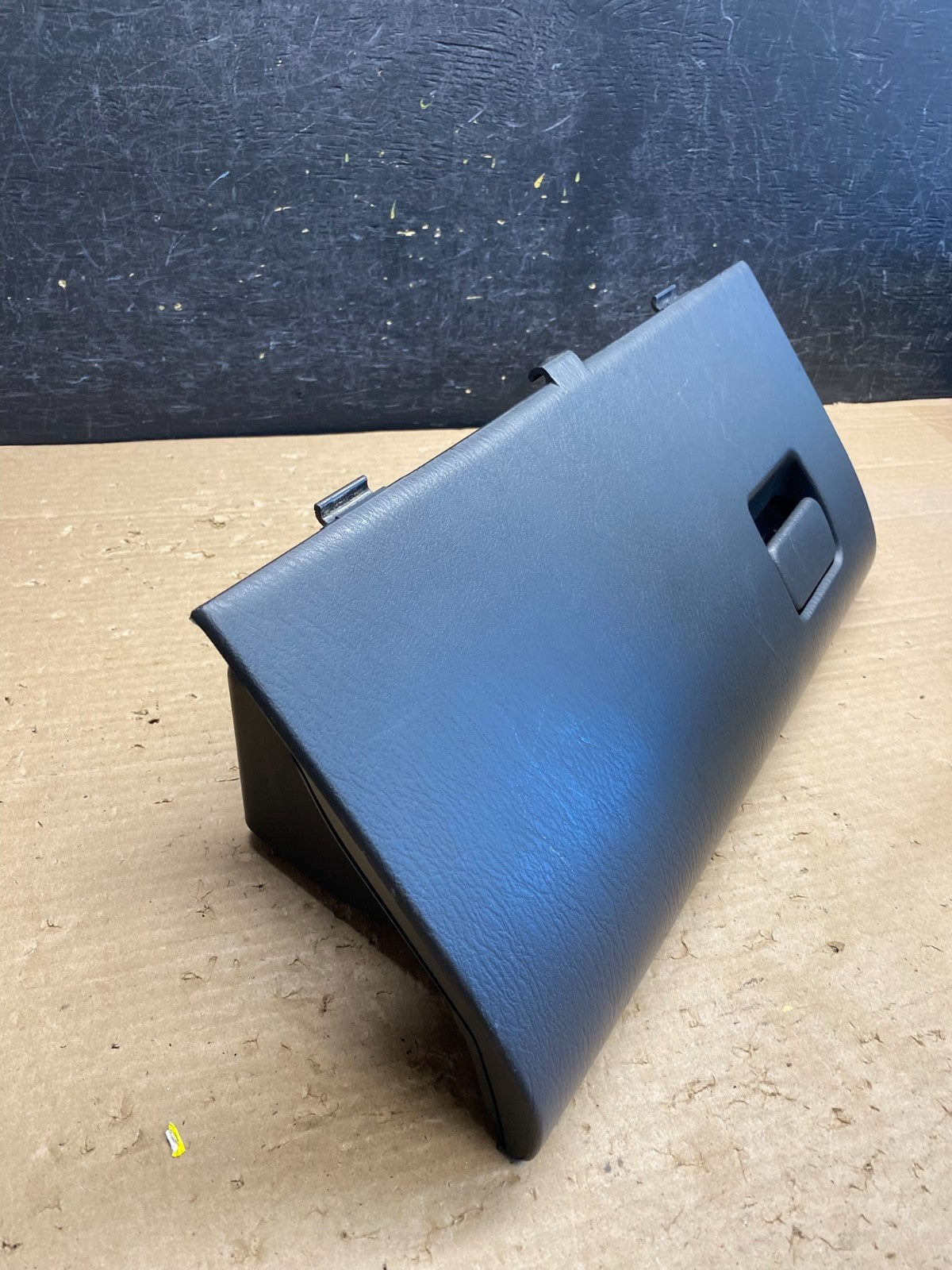 1999-2004 Jeep Grand Cherokee Front Right Passenger Storage Glove Box AG8414 DG1