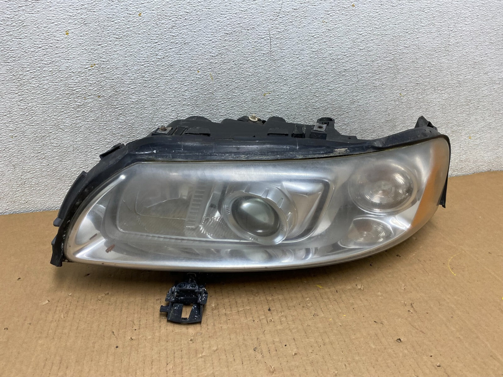 2007 2008 2009 Volvo S60 V70 Left Driver LH Headlight Xenon HID G6981 DG10