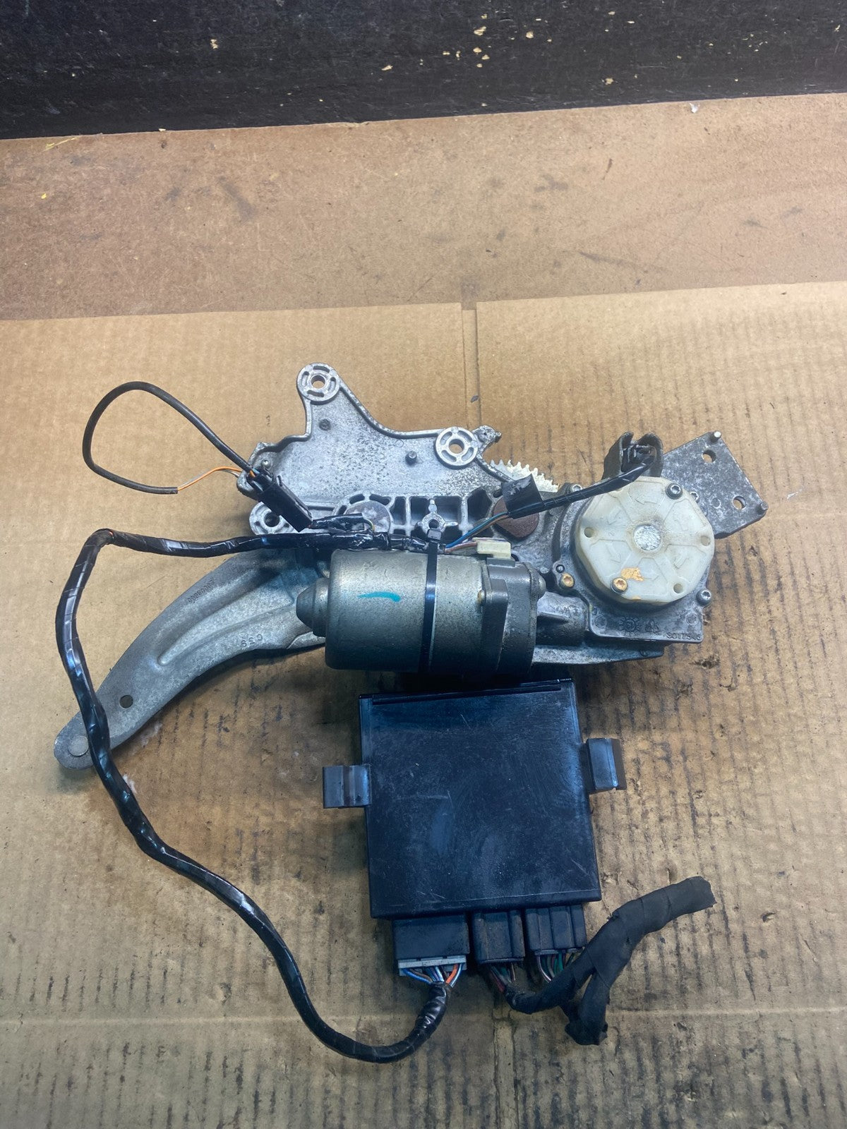 2009-2012 GMC Acadia Power Motor Liftgate Tailgate Control Module y4373 DG0