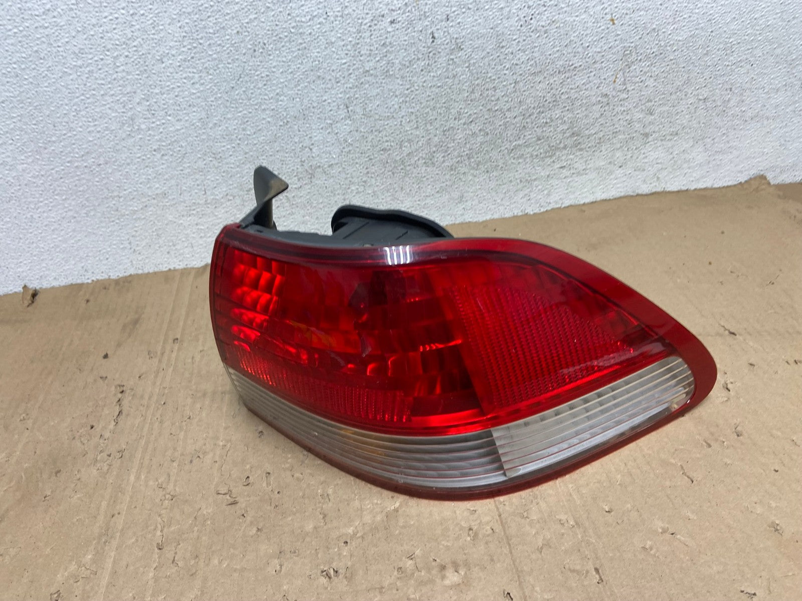 2001 to 2002 Honda Accord Sedan 4door Right Passenger Tail Light AE9301 LK0