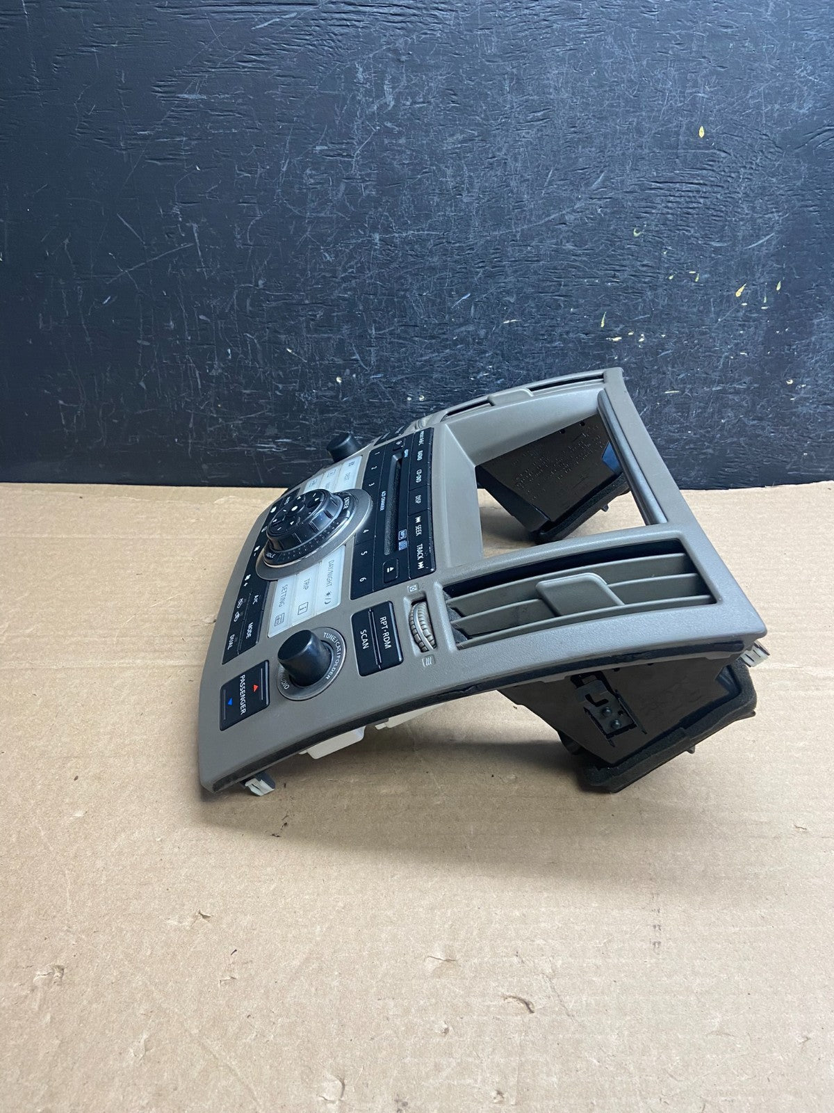 2006 to 2008 Infiniti FX35 Front Radio A/C Heater Switch Control Panel AF2452 DG2