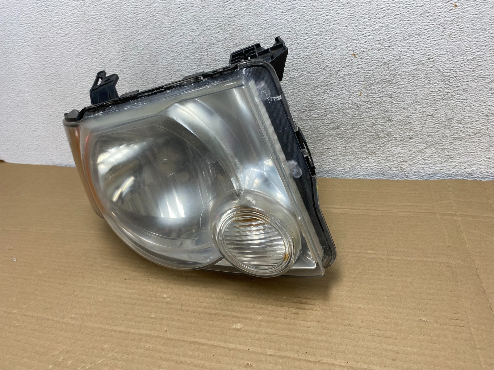 2008 to 2012 Ford Escape Headlight Right Passenger RH Side Halogen AG8843 DW2