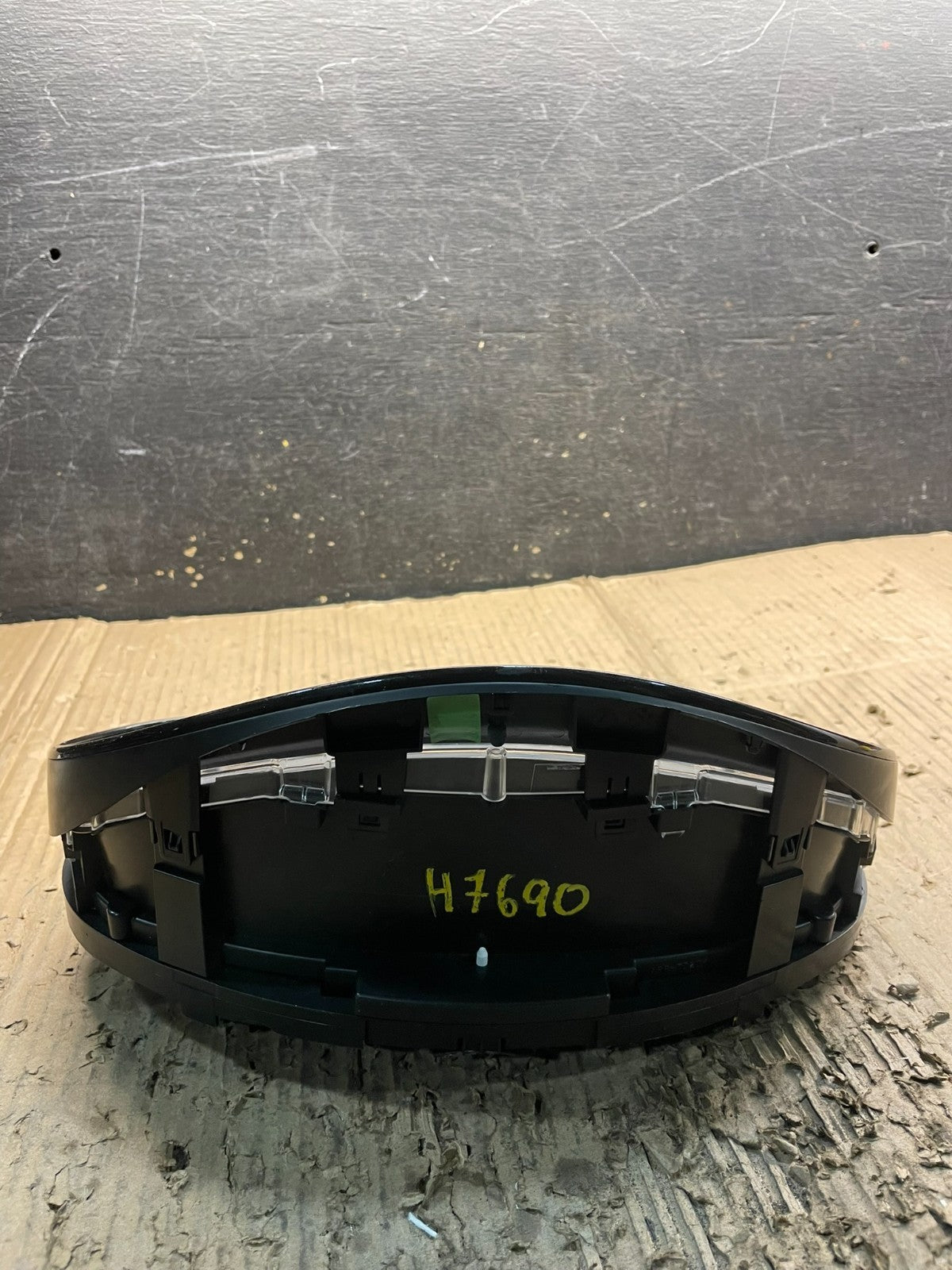 2015 Buick Regal Speedometer Cluster Gauge Oem X9852 DG3