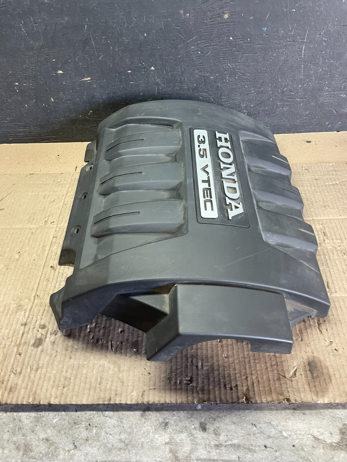 2006 to 2008 Honda Pilot Black Engine Cover OEM 3.5L M2681 DG2