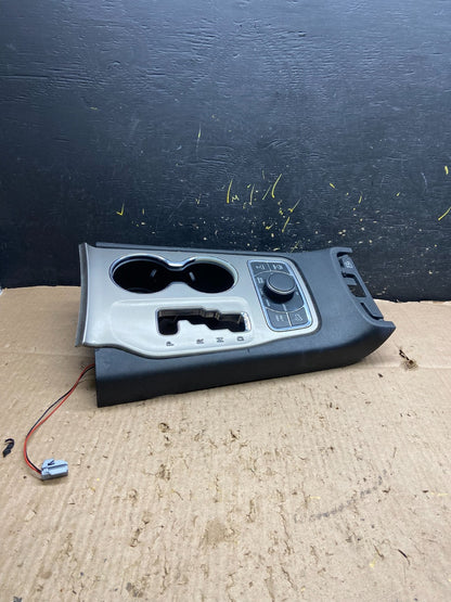 2011-2013 Jeep Grand Cherokee Center Console Shifter Cup Holder Bezel Y7889 DG2