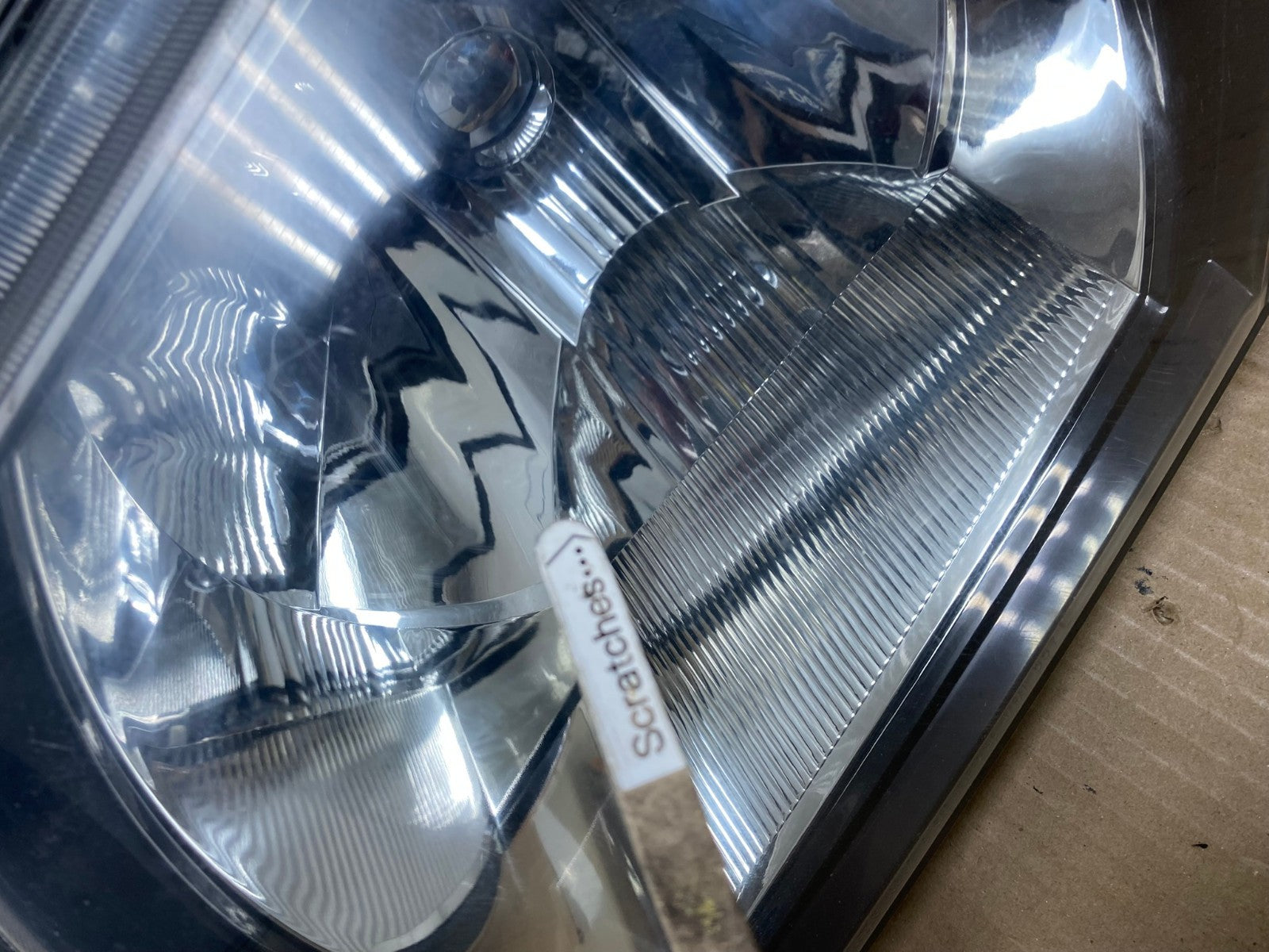 2000 to 2004 Mitsubishi Montero Pajero Left Driver LH Headlight AE8938 LK3