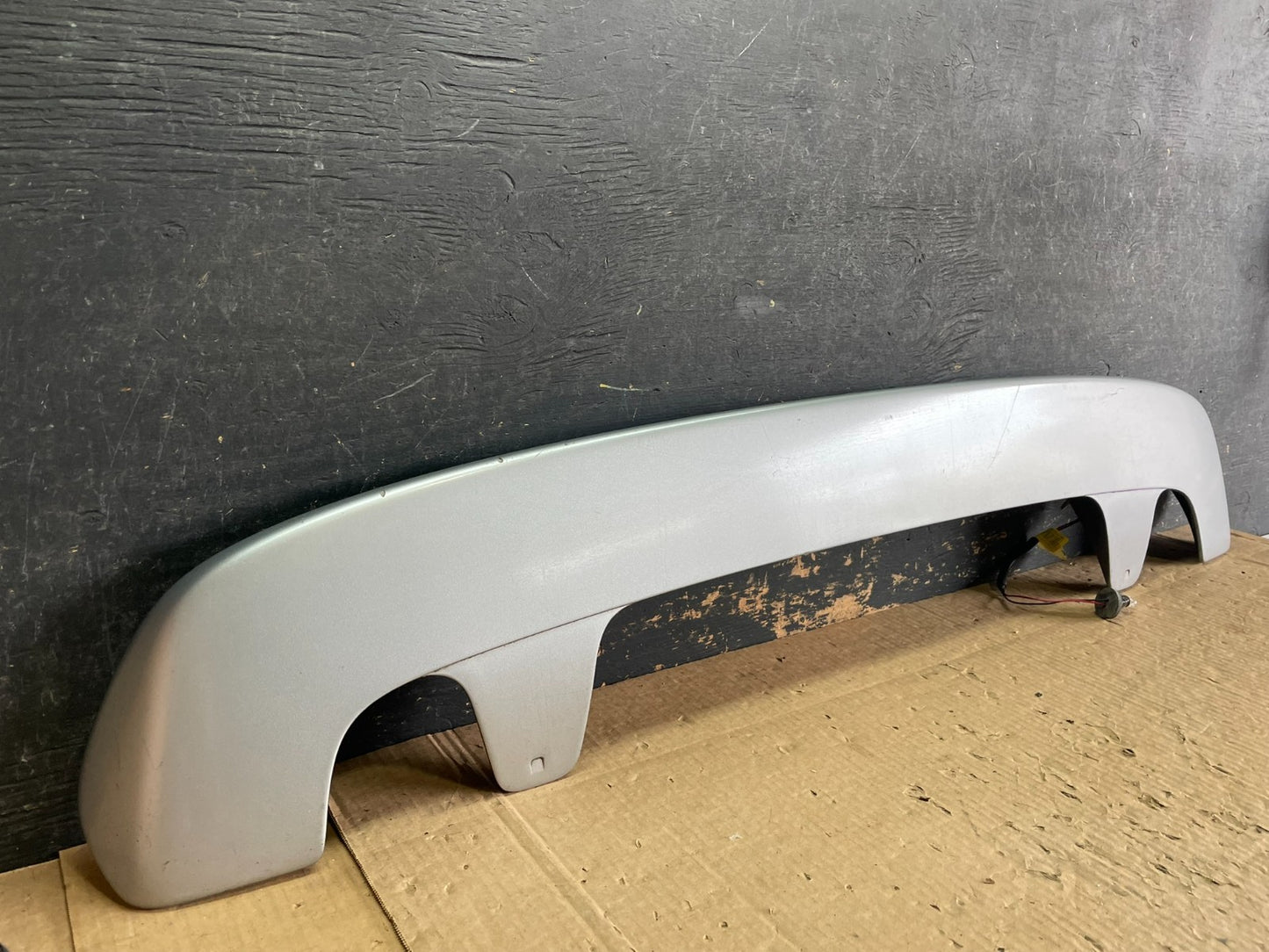2001 to 2007 Toyota Sequoia 3RD Brake Light Spoiler Wing OEM AB3235 DG1