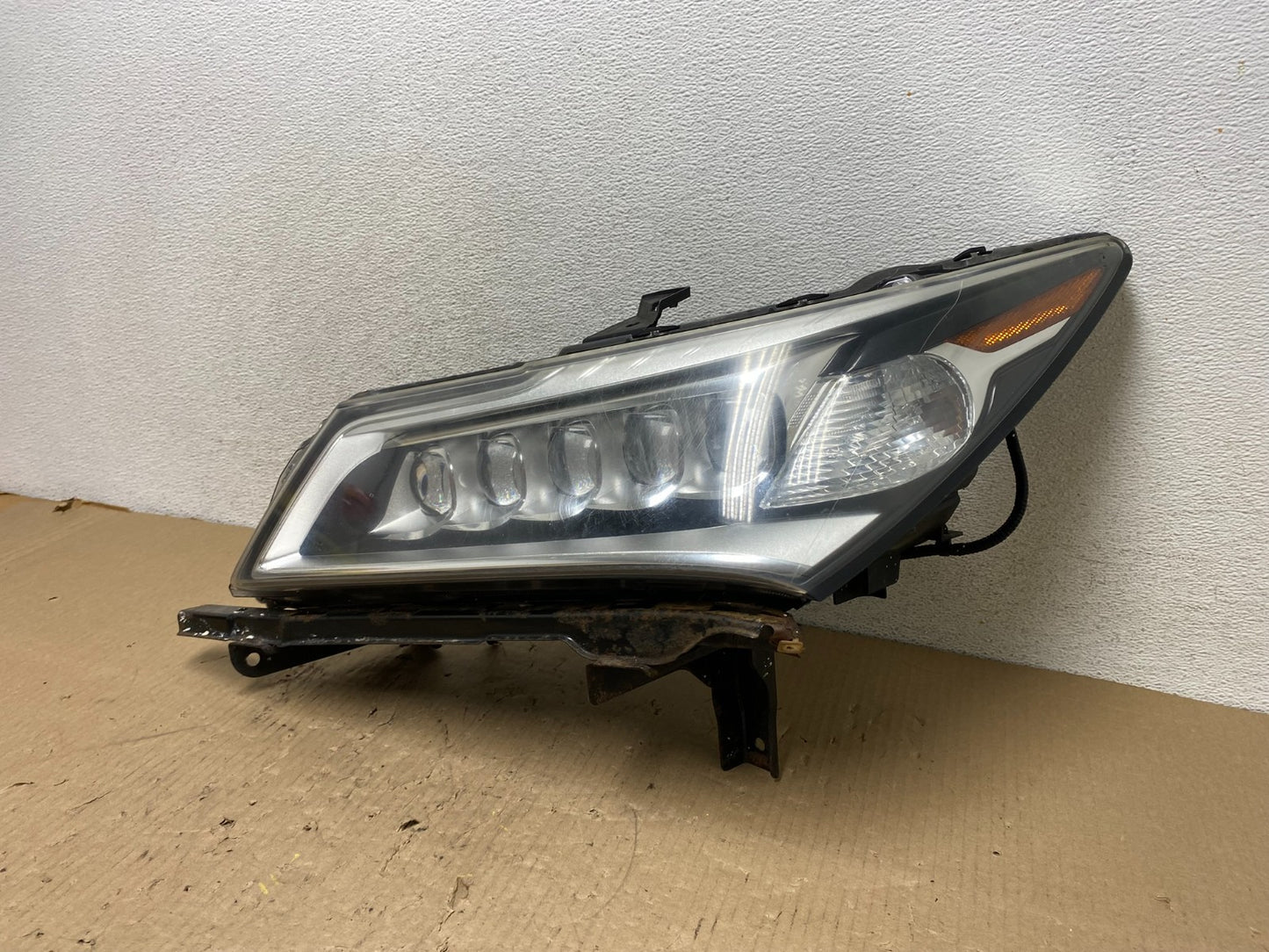 2014 to 2016 Acura MDX Headlight Halogen Left Driver LH Side AG8066 DW2